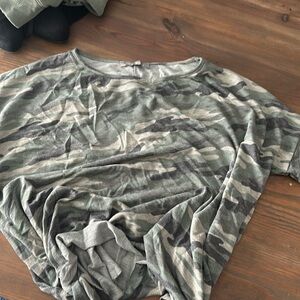 Boutique top with tie sides